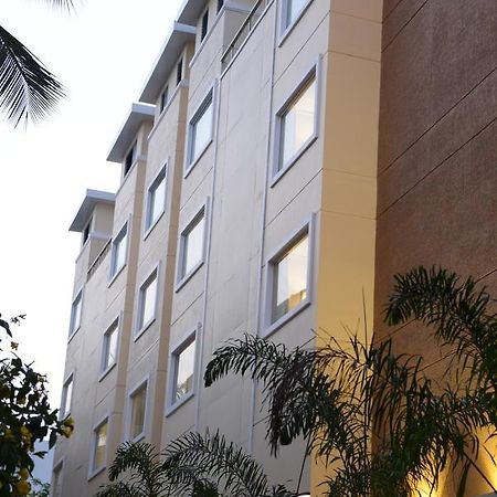 Blu Iris Hotel Chennai Exterior photo
