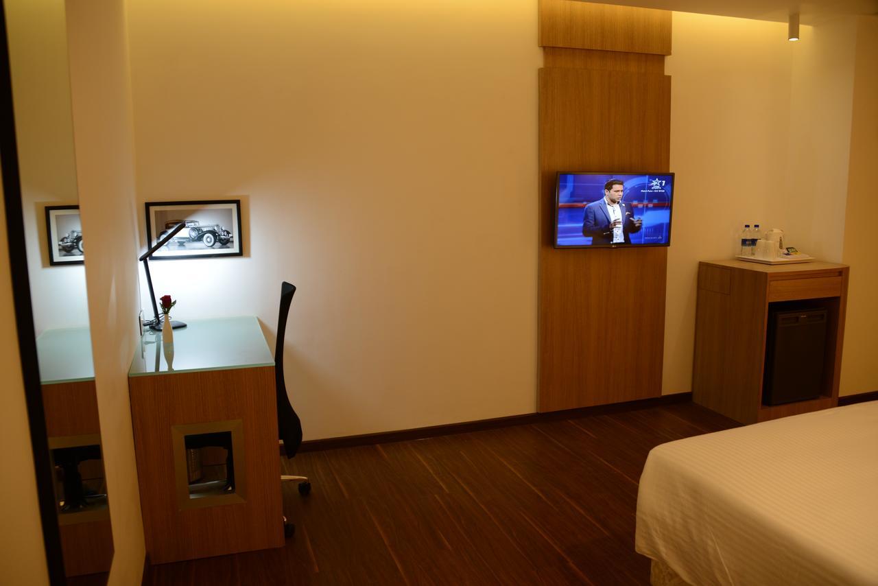 Blu Iris Hotel Chennai Exterior photo