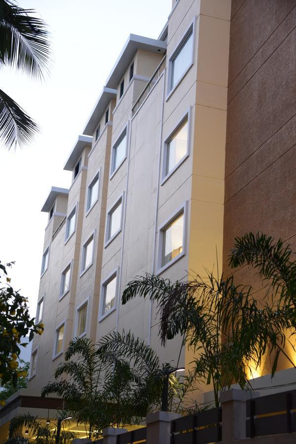Blu Iris Hotel Chennai Exterior photo