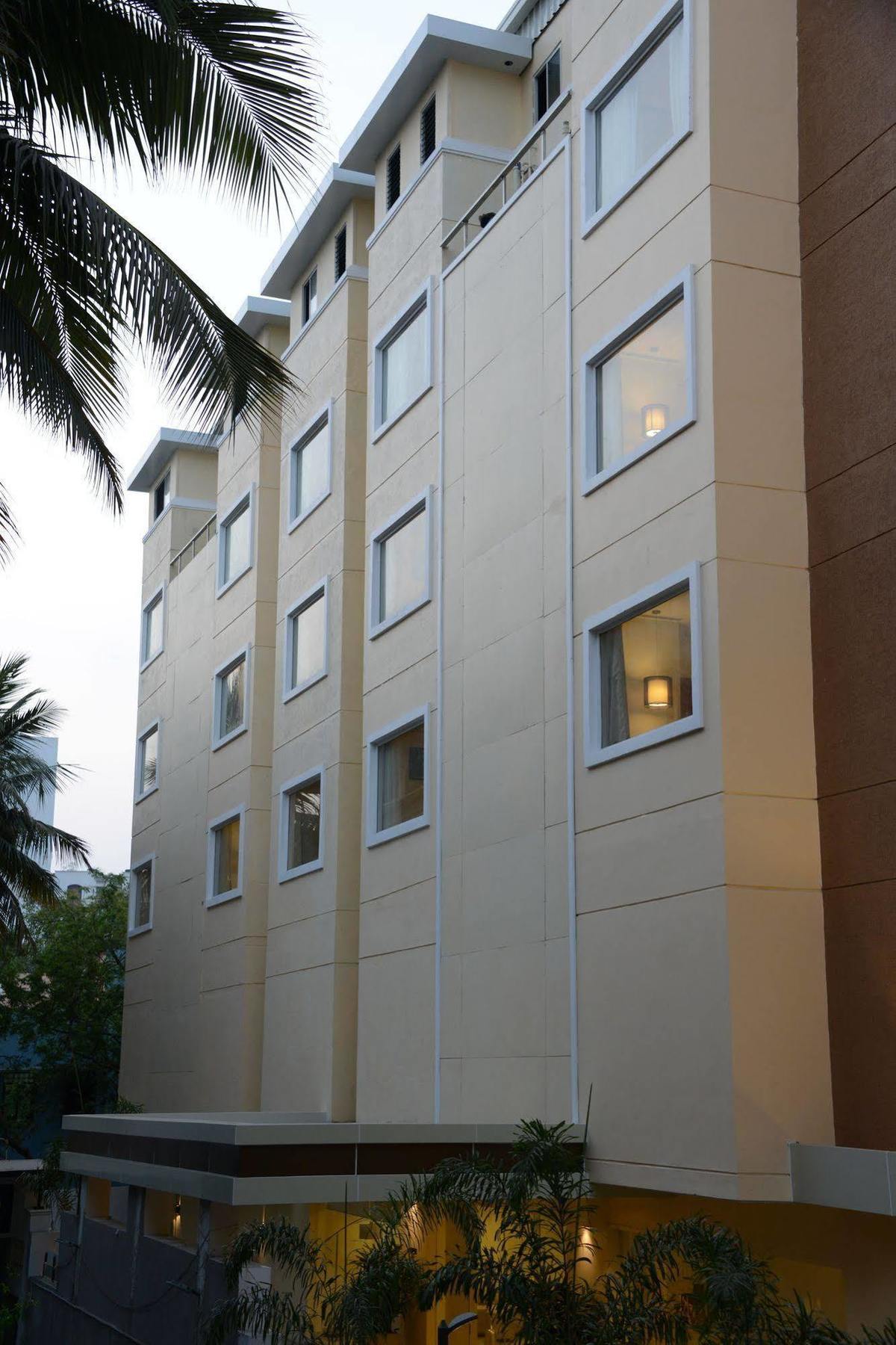 Blu Iris Hotel Chennai Exterior photo