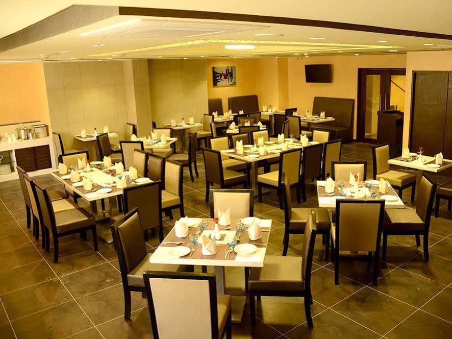 Blu Iris Hotel Chennai Exterior photo